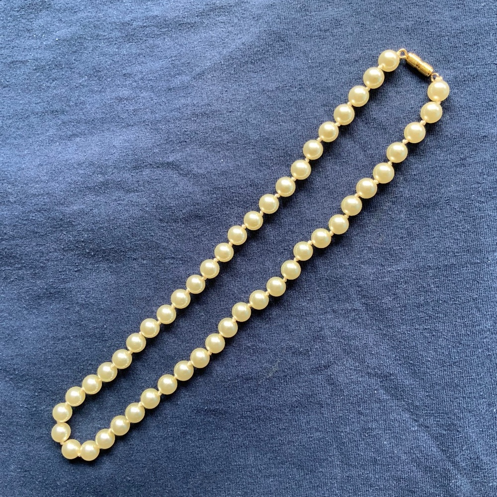 Vintage Faux Pearl Necklace With Gold Toned Screw Clasp 18”